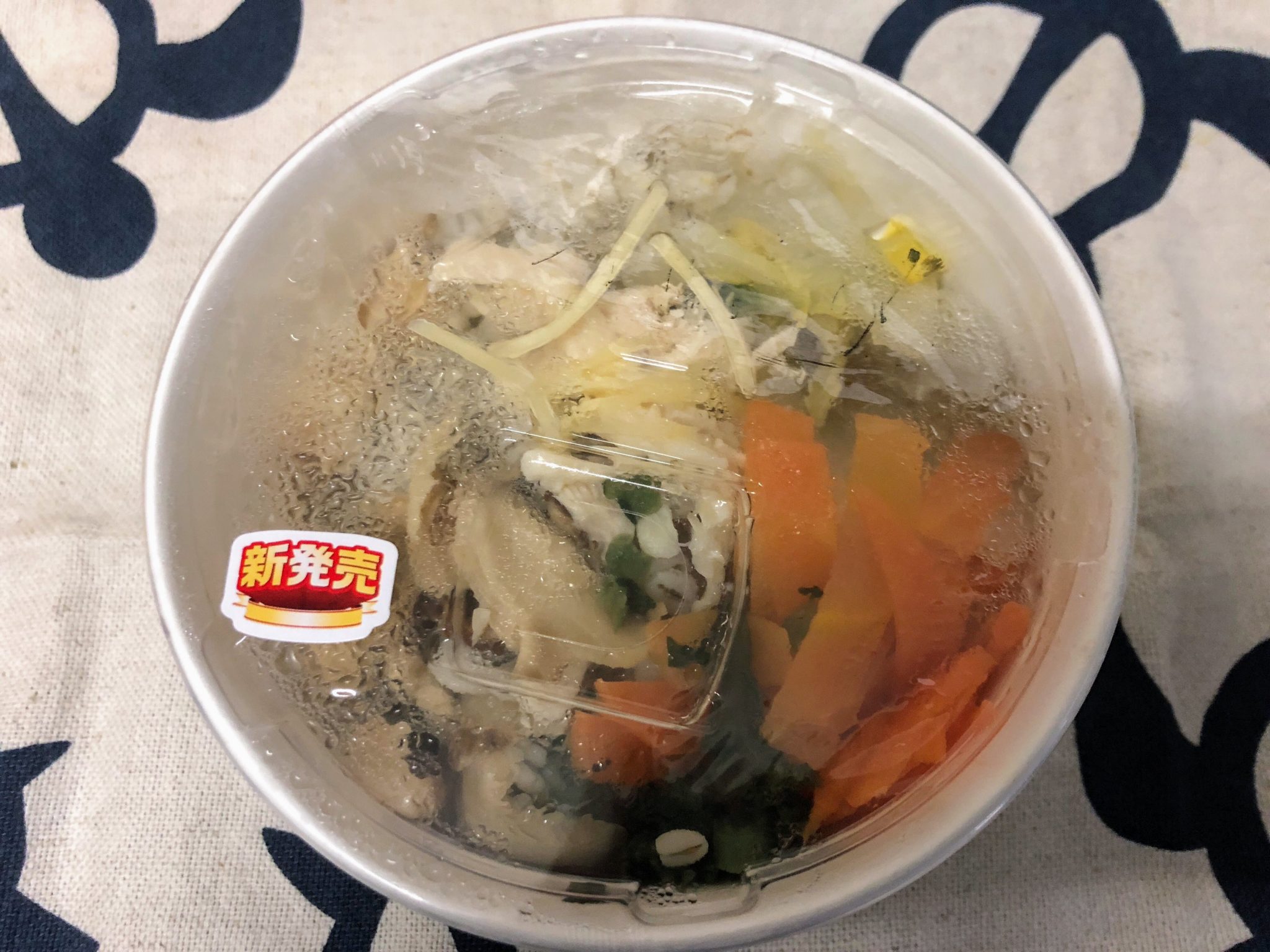 ファミマでダイエットおすすめスープ 蒸し鶏と野菜の生姜雑穀スープ！